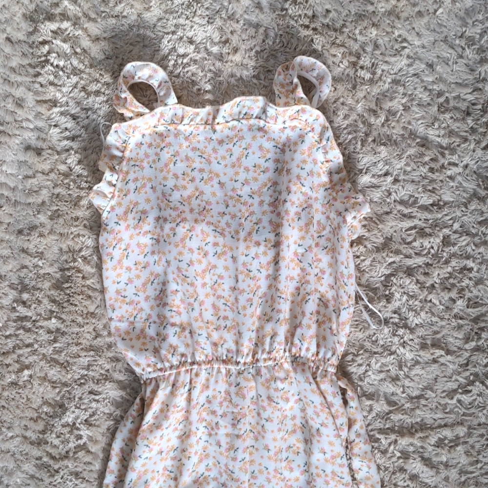 Super cute flowy lightweight floral romper